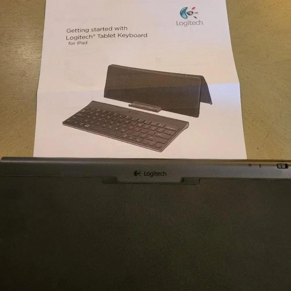 Logitech Bluetooth Tablet Keyboard for iPad - Battery Powered